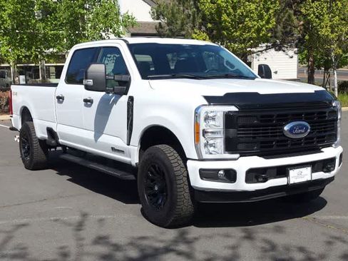 Used 2023 Ford F350 XLT AWD/4WD image 3