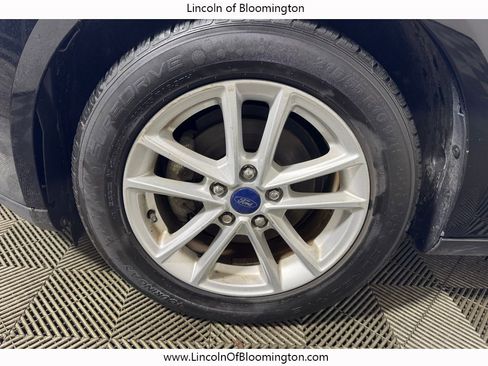 Used 2018 Ford Focus SE w/ Cold Weather Package image 11
