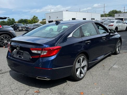 Used 2018 Honda Accord Touring image 3