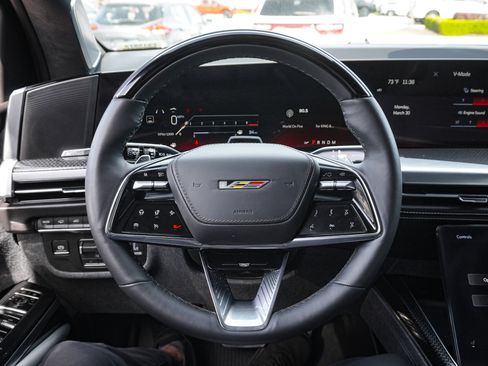 Used 2026 Cadillac Escalade V w/ LPO, ONYX Package image 18