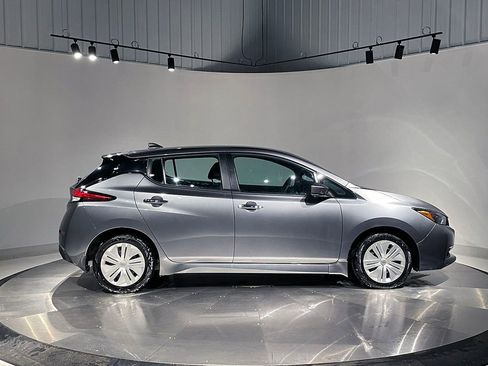 Used 2023 Nissan Leaf S image 10