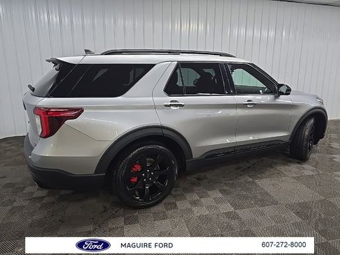 Used 2022 Ford Explorer ST w/ Equipment Group 401A image 3