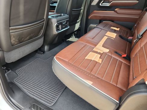 Used 2026 GMC Sierra 2500 Denali Ultimate w/ Max Trailering Package AWD/4WD image 9