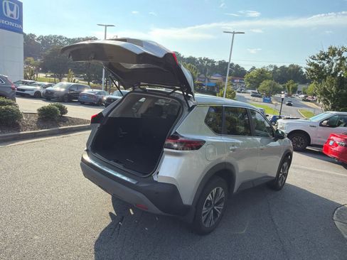Used 2023 Nissan Rogue SV FWD image 11