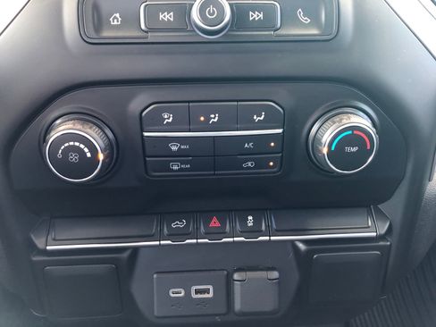 Used 2021 Chevrolet Silverado 1500 Custom AWD/4WD image 23