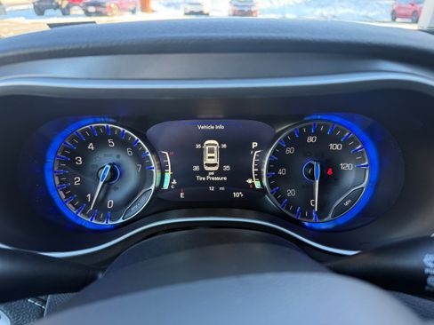 New 2026 Chrysler Pacifica Select FWD image 18