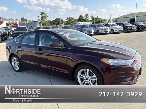Used 2018 Ford Fusion SE w/ Fusion SE Technology Package image 1