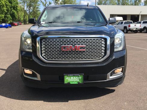 Used 2017 GMC Yukon XL Denali w/ Open Road Package AWD/4WD image 10