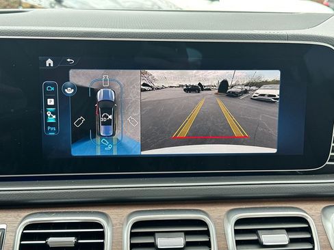 New 2026 Mercedes-Benz GLS 580 GLS 580 image 32