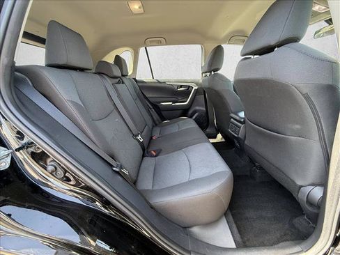 Used 2025 Toyota RAV4 XLE FWD image 22