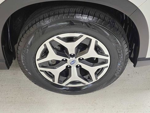 Used 2022 Subaru Forester Premium AWD/4WD image 9