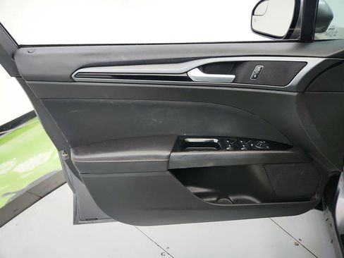 Used 2014 Ford Fusion SE FWD image 21