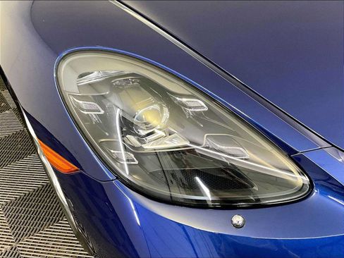 Used 2022 Porsche 718 Boxster RWD image 12