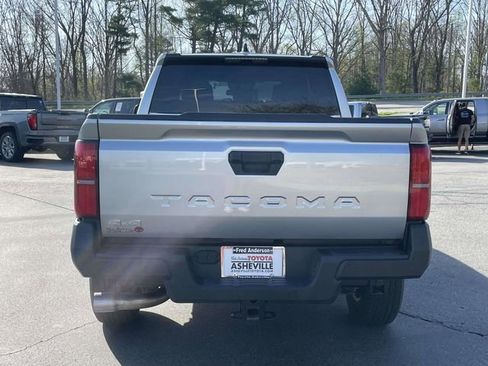 Used 2025 Toyota Tacoma SR image 4