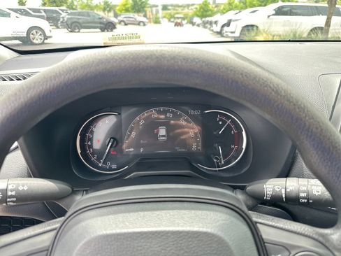 Used 2025 Toyota RAV4 XLE FWD image 20