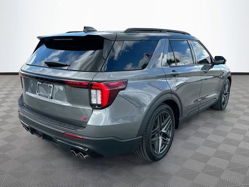 Used 2025 Ford Explorer ST AWD/4WD image 5