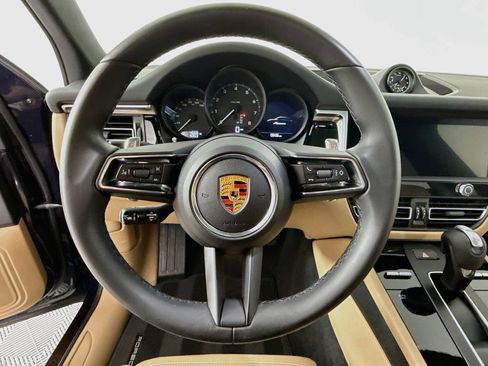 Certified 2023 Porsche Macan AWD/4WD image 12