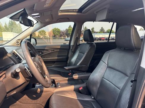 Used 2017 Honda Pilot Touring image 9