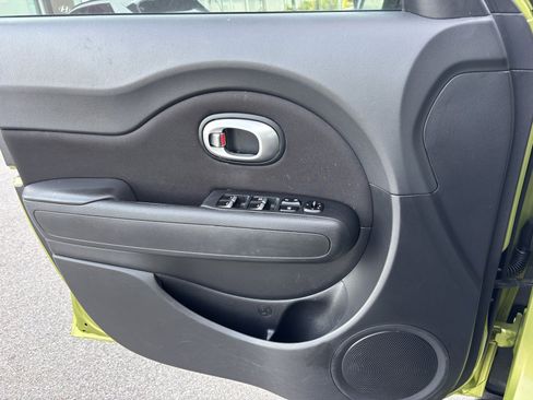Used 2019 Kia Soul image 12