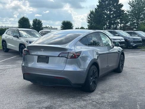 Used 2024 Tesla Model Y Long Range RWD image 7