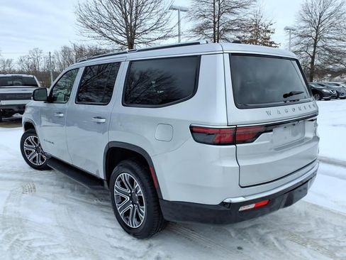 Used 2024 Jeep Wagoneer Series II w/ Flexible Seating Group image 17