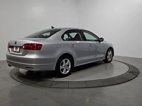 Used 2012 Volkswagen Jetta TDI FWD image 5