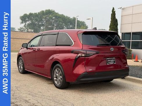 Used 2023 Toyota Sienna XLE AWD/4WD image 5