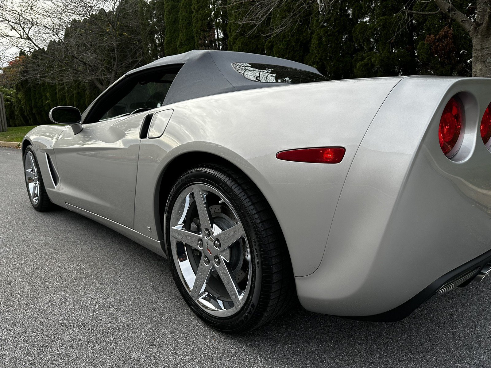 Used 2007 Chevrolet Corvette Convertible w/ Preferred Equipment Group RWD image 88