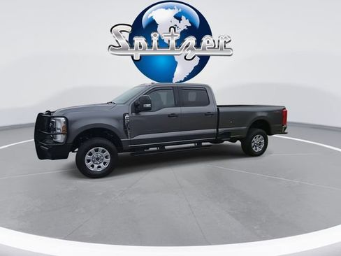 Used 2024 Ford F350 XLT image 4