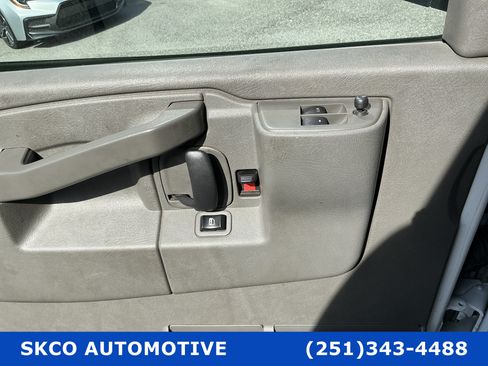 Used 2022 GMC Savana 2500 w/ Driver Convenience Package RWD image 21