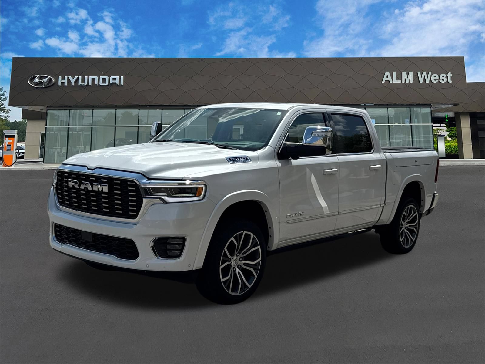 Used 2025 RAM 1500 Tungsten w/ Trailer Tow Group AWD/4WD image 1