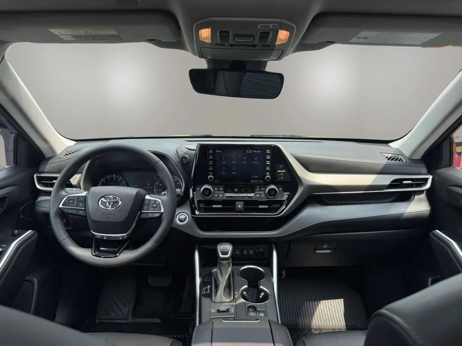 Used 2021 Toyota Highlander XLE AWD/4WD image 36