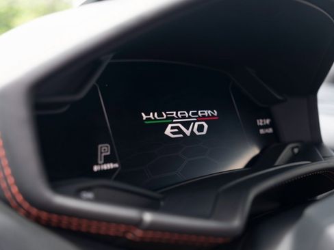 Used 2020 Lamborghini Huracan EVO AWD/4WD image 17