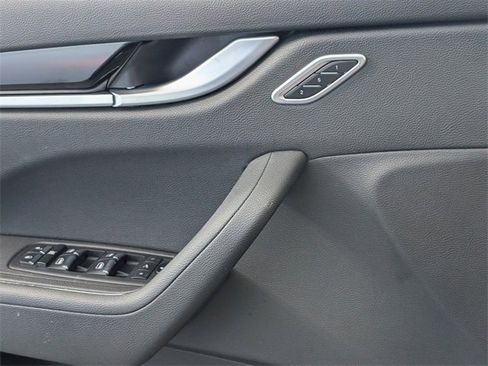 Used 2022 Maserati Levante Modena image 28