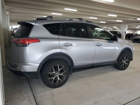 Used 2018 Toyota RAV4 SE w/ Power Extra Value Package FWD image 4