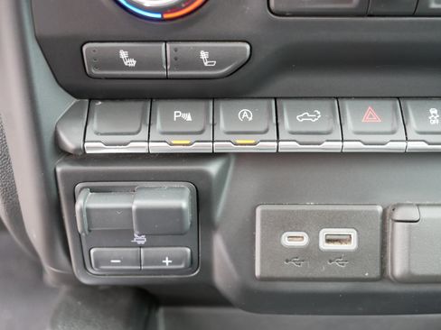 Used 2020 Chevrolet Silverado 1500 LT Trail Boss image 31