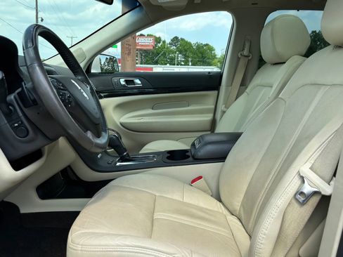 Used 2015 Lincoln MKT AWD w/ Equipment Group 201A image 18