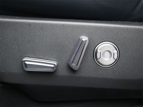 Used 2024 Lincoln Nautilus Reserve w/ Equipment Group 202A image 14