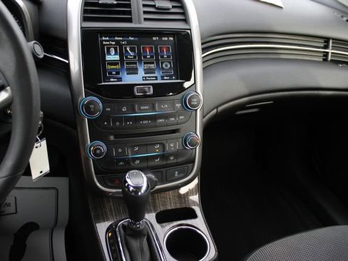 Used 2015 Chevrolet Malibu LT w/ Power Convenience Package image 11