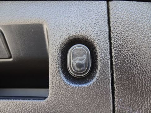Used 2019 GMC Yukon SLT w/ Graphite Performance Edition RWD image 36