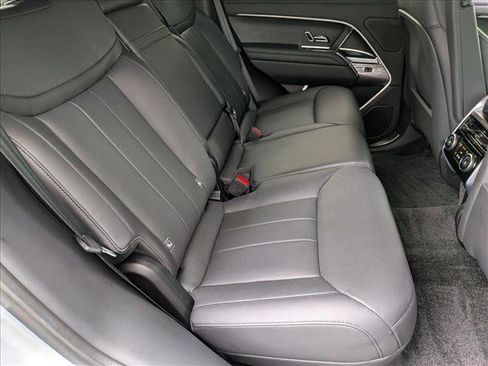 Used 2025 Land Rover Range Rover SE AWD/4WD image 21