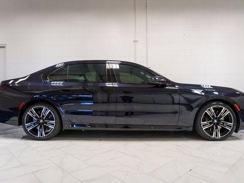Used 2023 BMW 760i xDrive w/ Luxury Rear Seating Package image 38