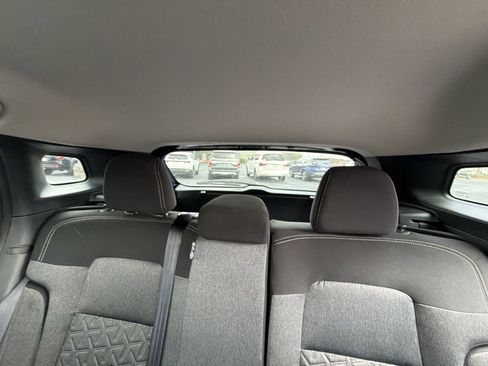 Used 2025 Nissan Kicks SV image 13