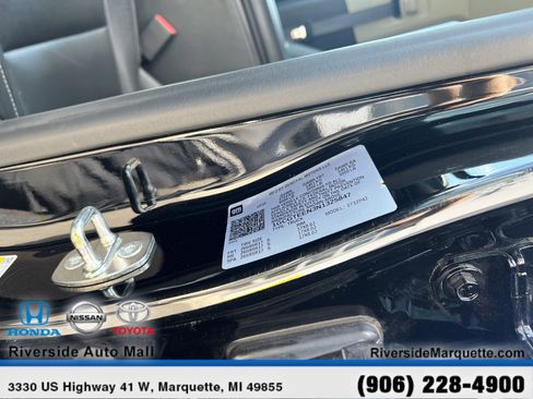 Used 2022 Chevrolet Colorado ZR2 image 14