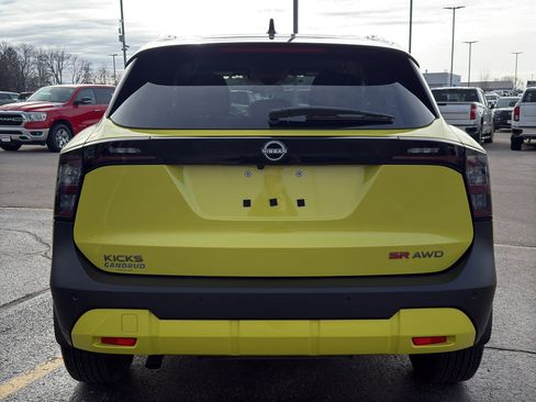Used 2025 Nissan Kicks SR image 7
