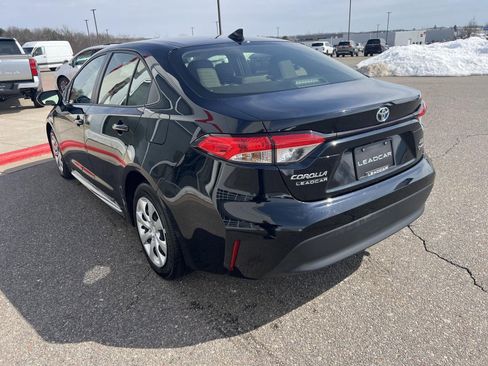 Used 2025 Toyota Corolla LE image 9