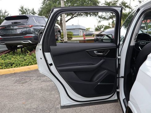 Used 2023 Audi Q7 3.0T Premium Plus w/ Premium Plus Package AWD/4WD image 26