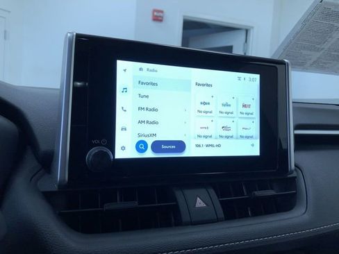 Certified 2025 Toyota RAV4 LE AWD/4WD image 28