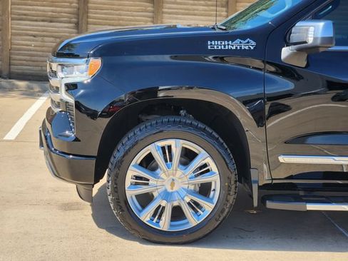 Used 2024 Chevrolet Silverado 1500 High Country w/ High Country Premium Package AWD/4WD image 16