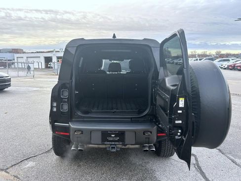 Used 2023 Land Rover Defender 110 V8 image 21